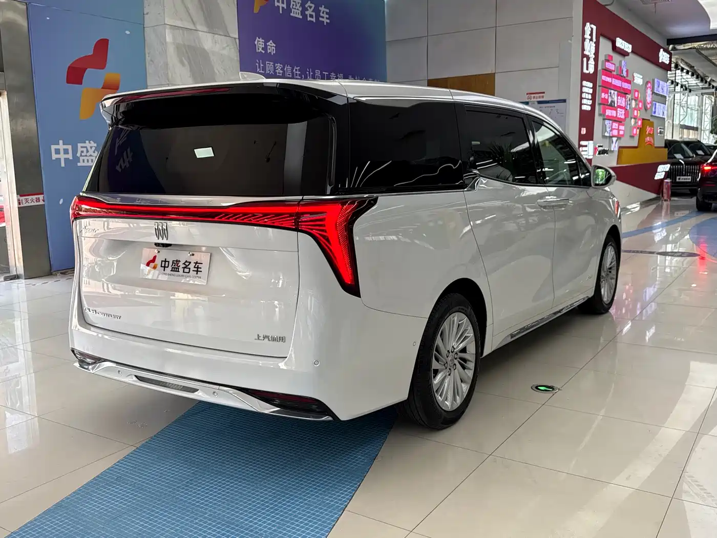 Buick Century 2025 2.0T 7-Seater World Edition фото 6