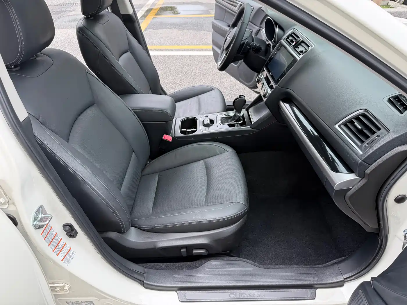 Subaru Legacy 2016 2.5i AWD Glory Edition фото 15