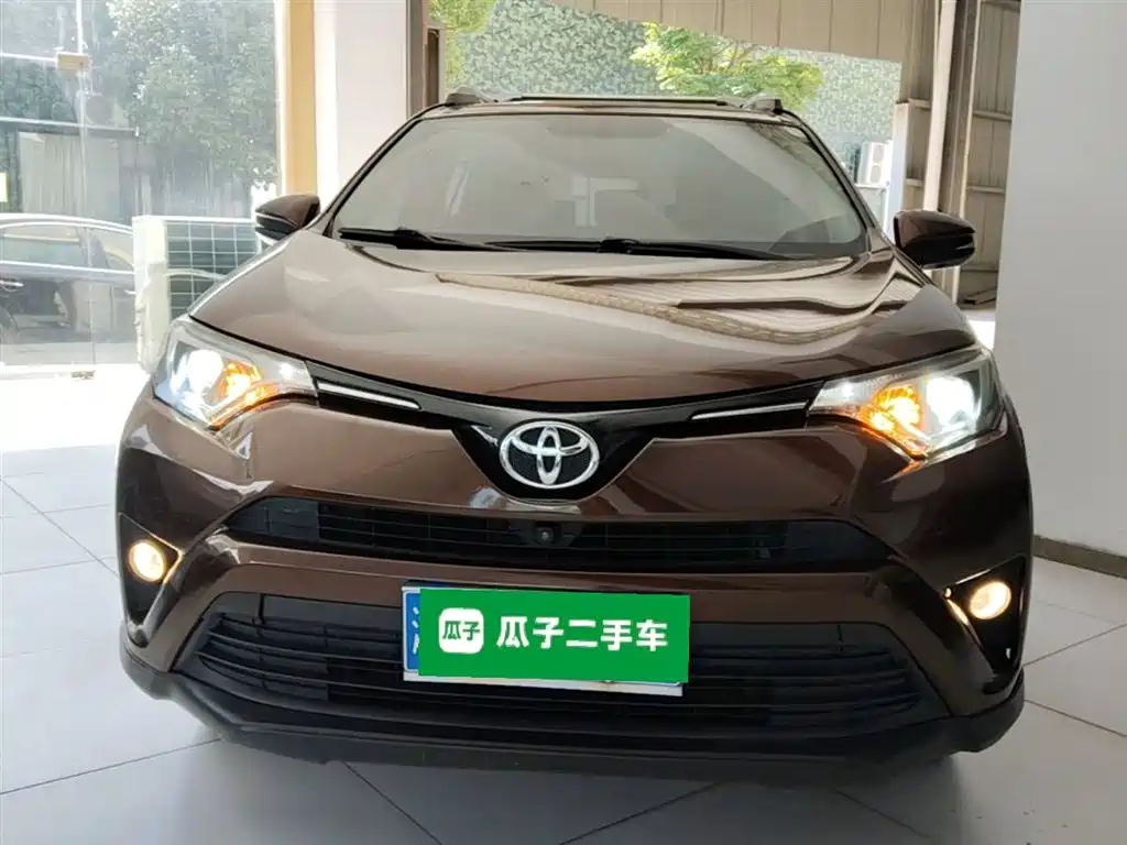 Toyota RAV4 Rongfang 2016 2.0L CVT 2WD Trend (China V) фото 3