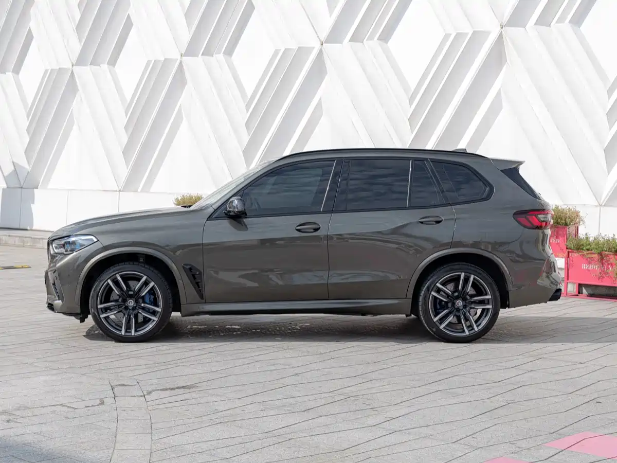 Photo 4 - BMW X5 M