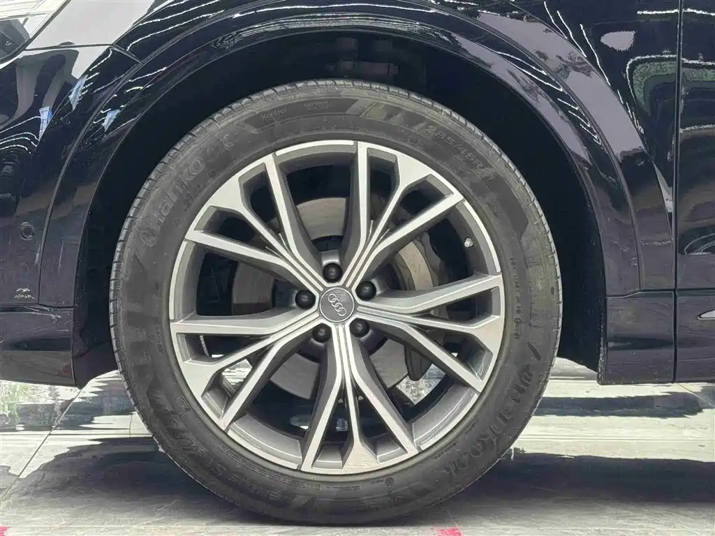 Audi Q8 2019 55 TFSI Luxury Dynamic фото 4