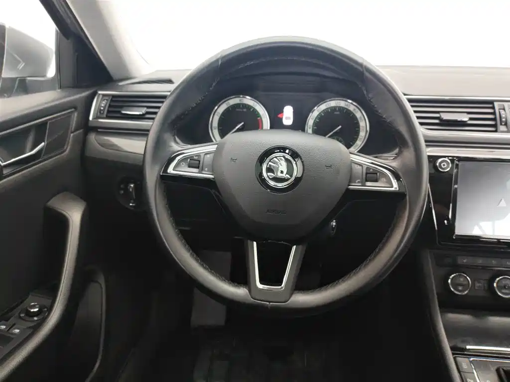 Škoda Superb 2016 TSI330 DSG Smart Edition фото 11