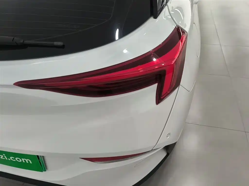 Buick Velite 6 2020 Plug-in Hybrid Connected Fashion Edition фото 8
