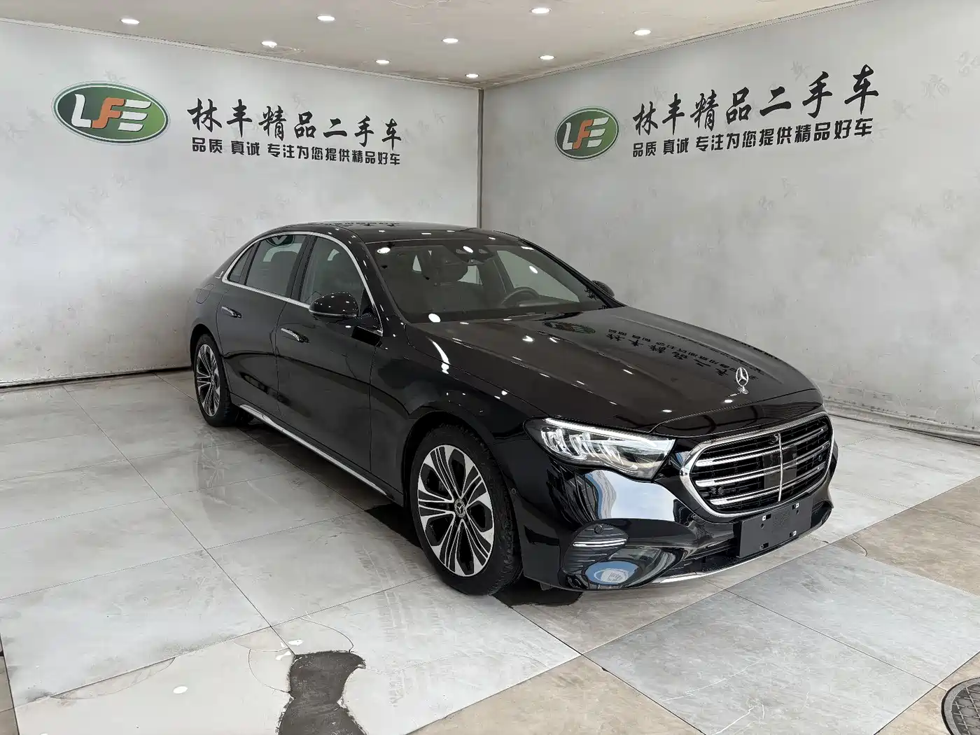 Mercedes-Benz E-Class New Energy 2024 E 350 e L Plug-in Hybrid Sedan фото 4