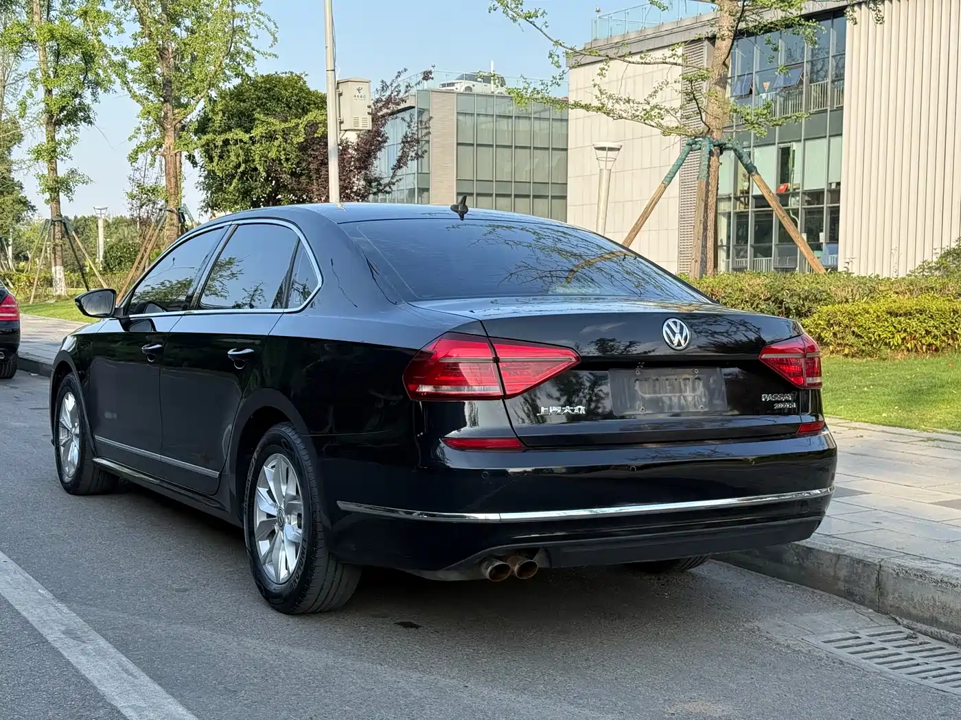 Volkswagen Passat 2017 280TSI DSG Prestige фото 21