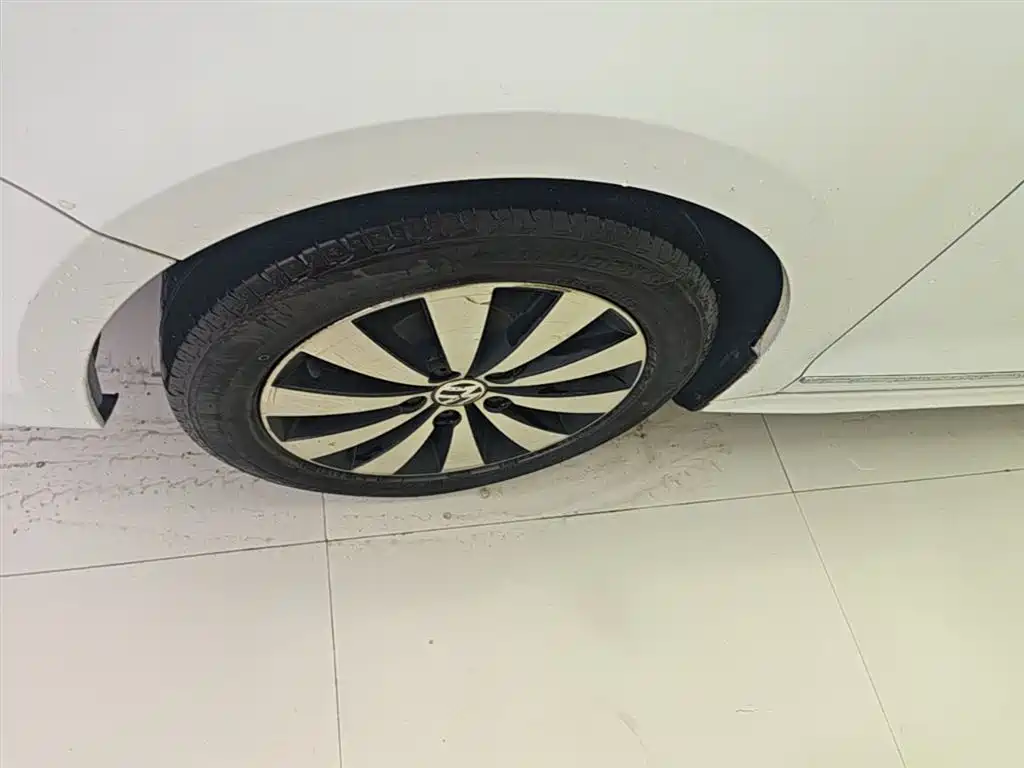 Volkswagen Sagitar 2017 1.6L Automatic Comfort фото 23