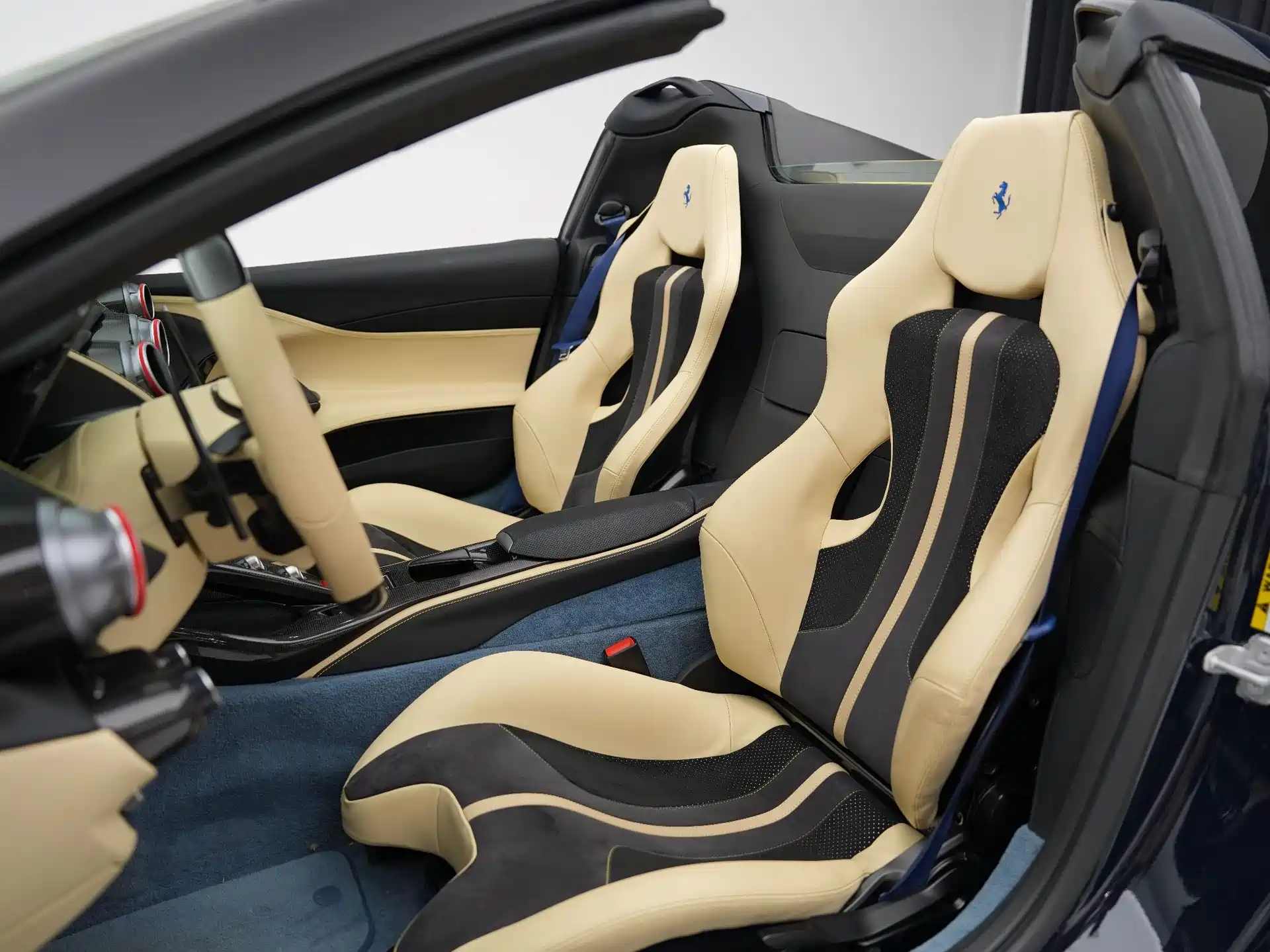 Фото 9 - Ferrari 812