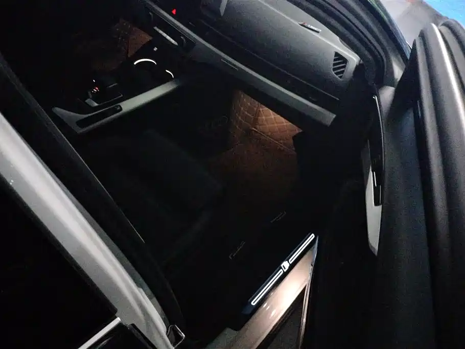 Audi A4L 2020 40 TFSI quattro Luxury Dynamic фото 8