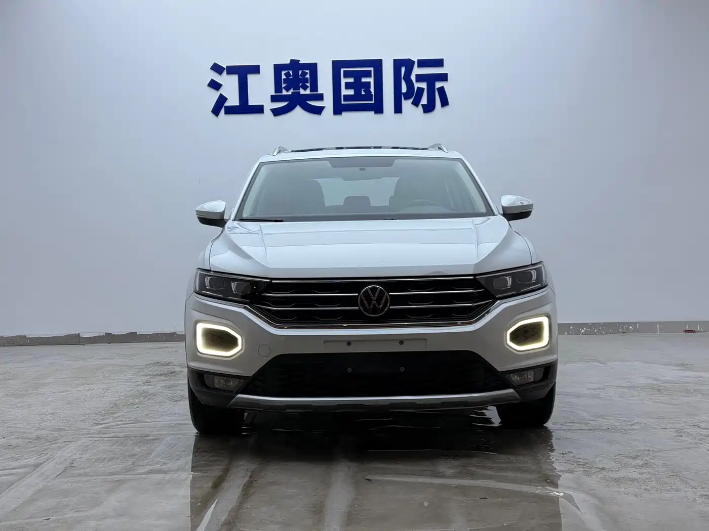 Volkswagen T-ROC 2021 Facelift 280TSI DSG 2WD Elite Smart Connect Edition фото 2