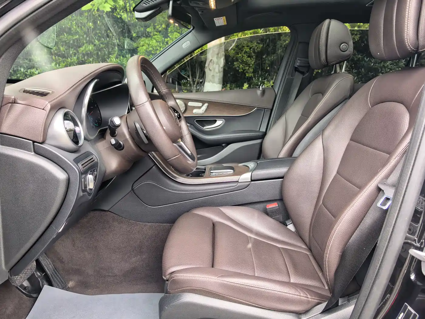 Mercedes-Benz GLC 2022 Facelift GLC 260 L 4MATIC Luxury Model фото 6