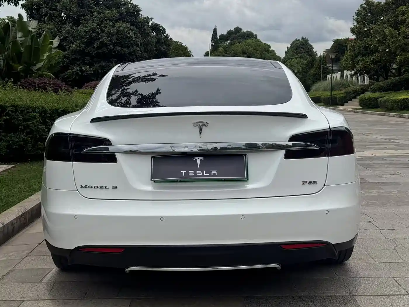 Tesla Model S 2014 2014 Model S P85