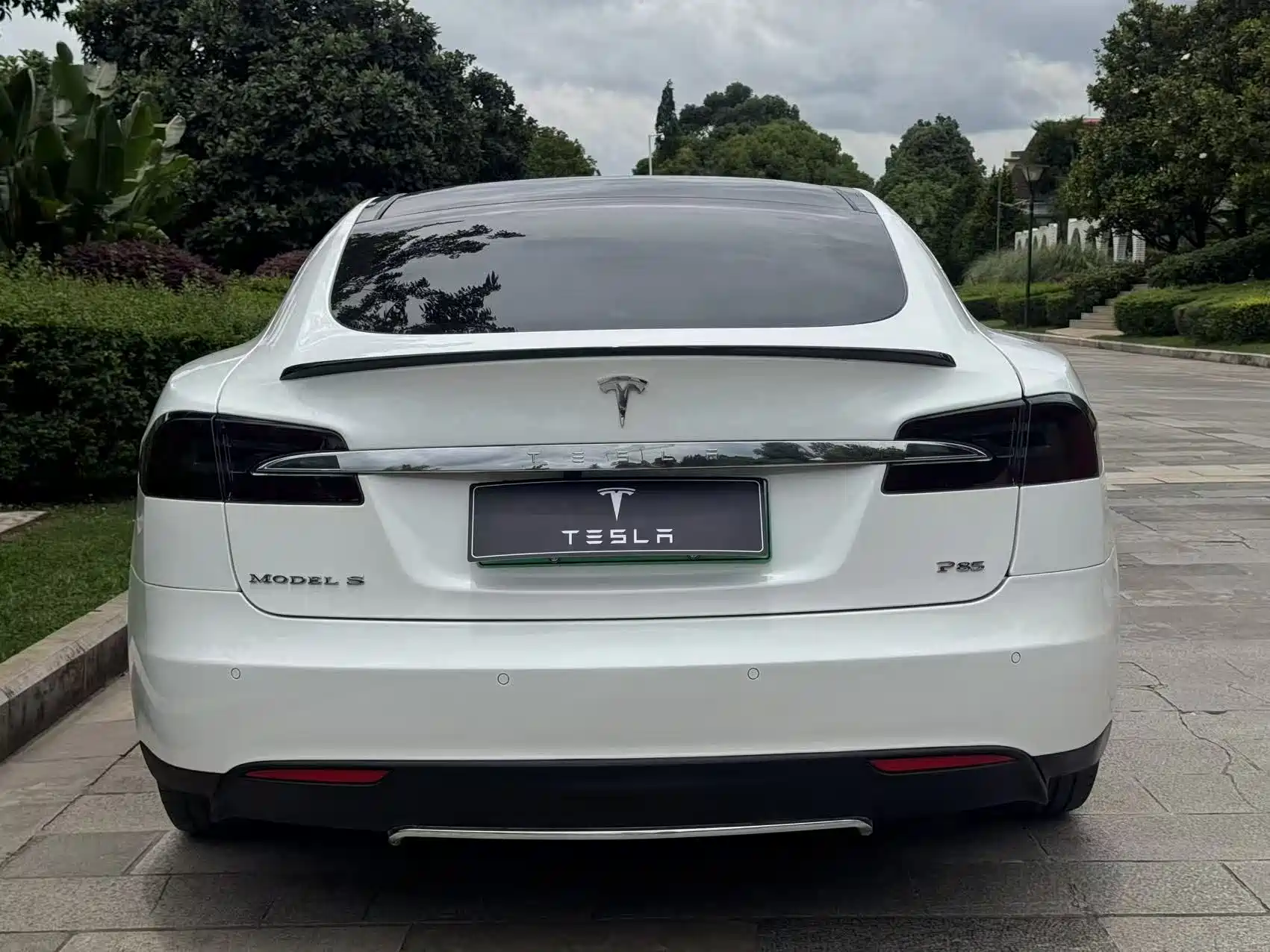 Photo 11 - Tesla Model S