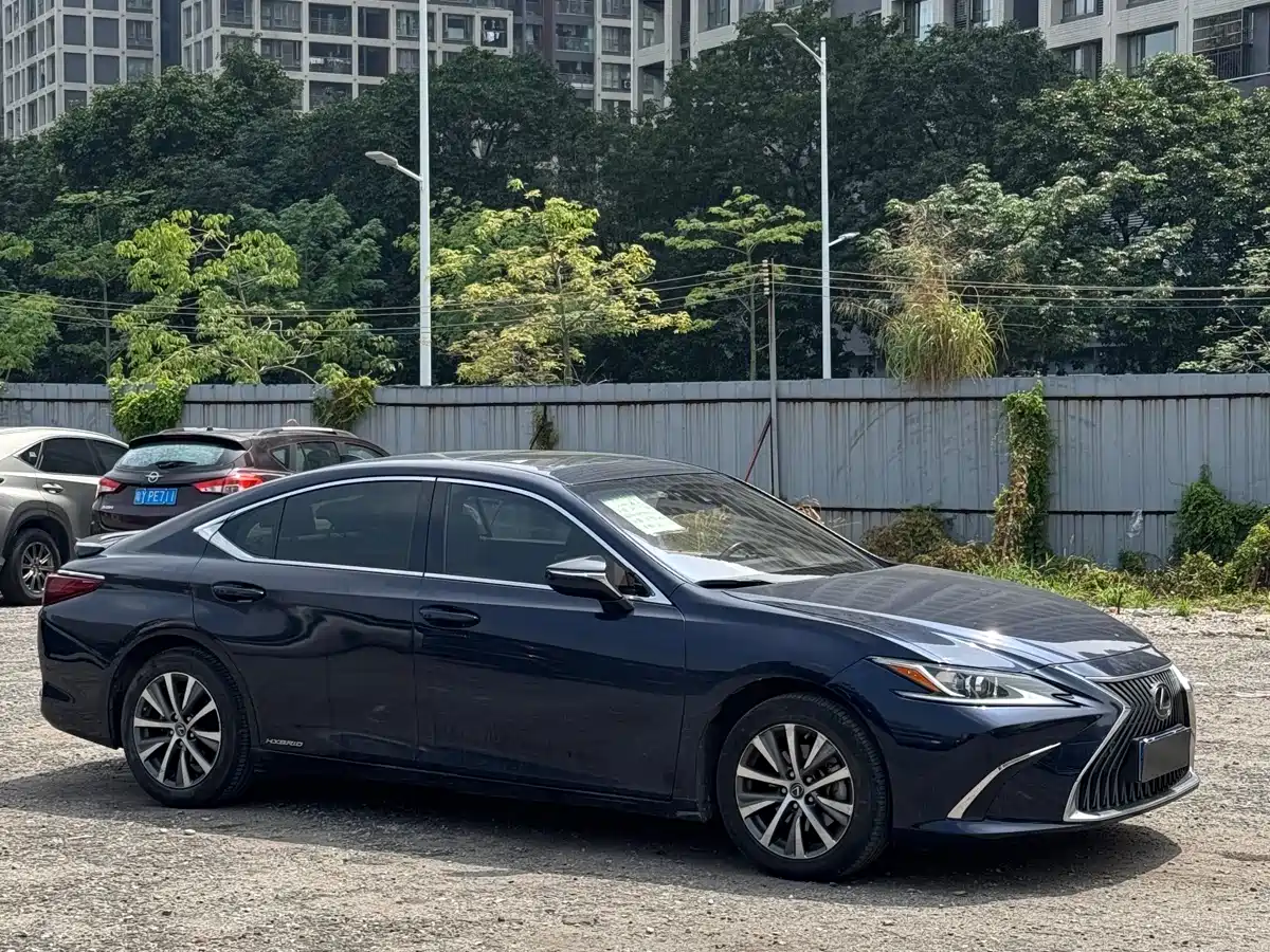 Lexus ES 2018 300h Excellence Edition China V фото 5