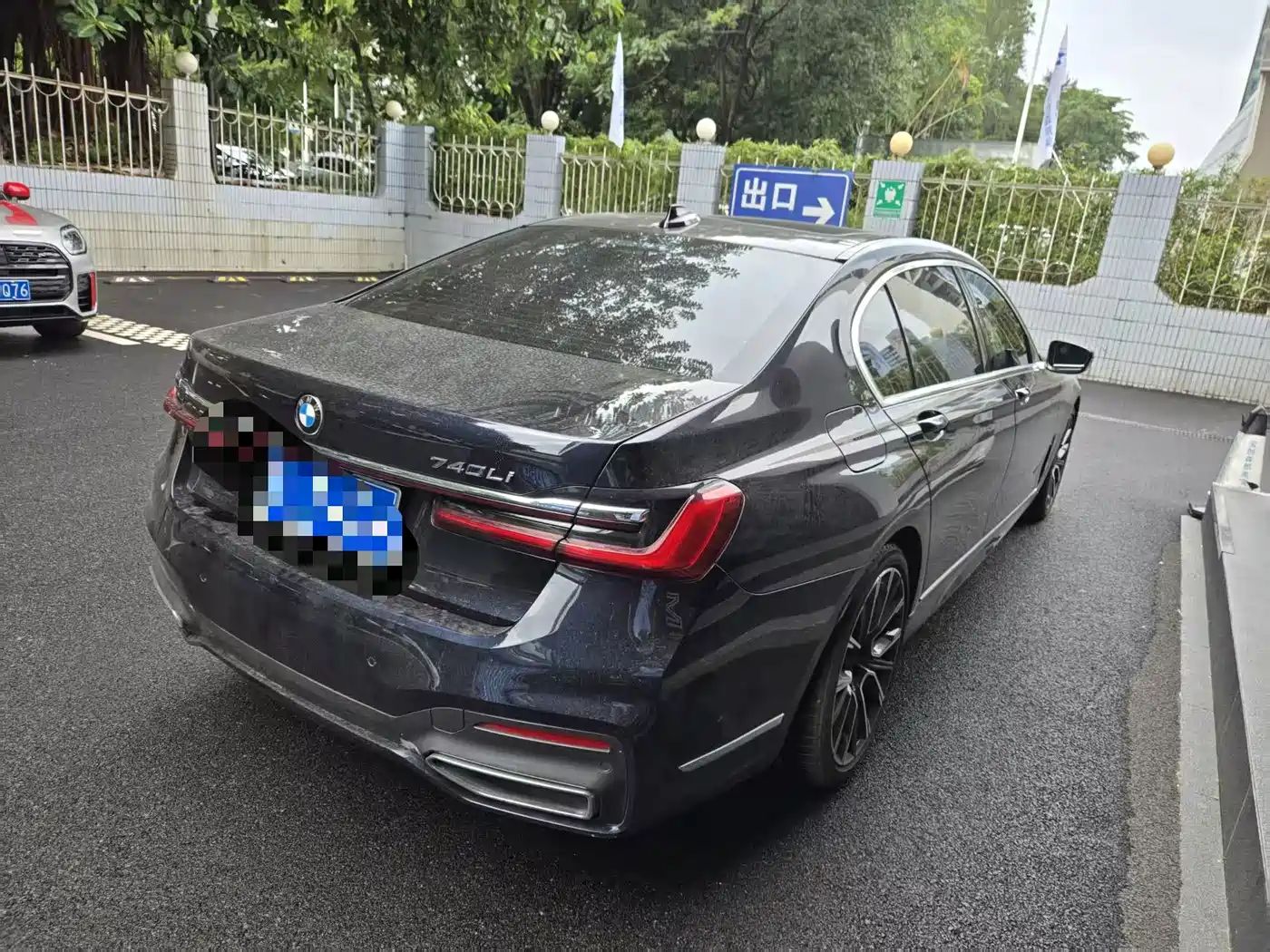 BMW 7 Series 2021 Model 740Li Leading M Sport Package фото 3