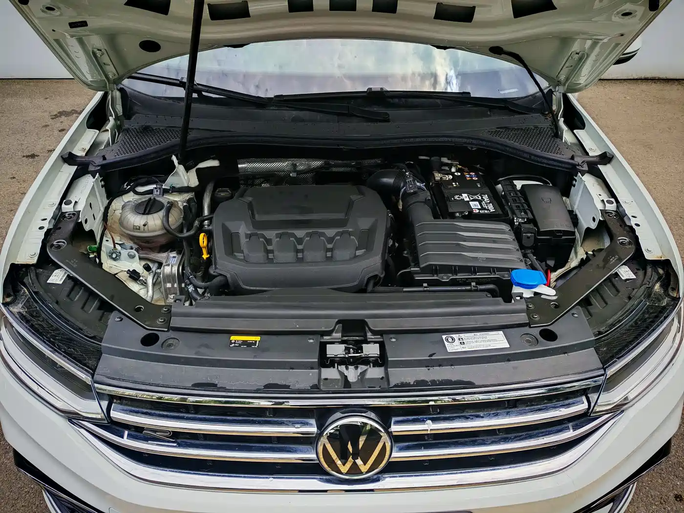 Volkswagen Tiguan L 2024 330TSI Automatic 2WD R-Line Premium Enjoyment Edition фото 15
