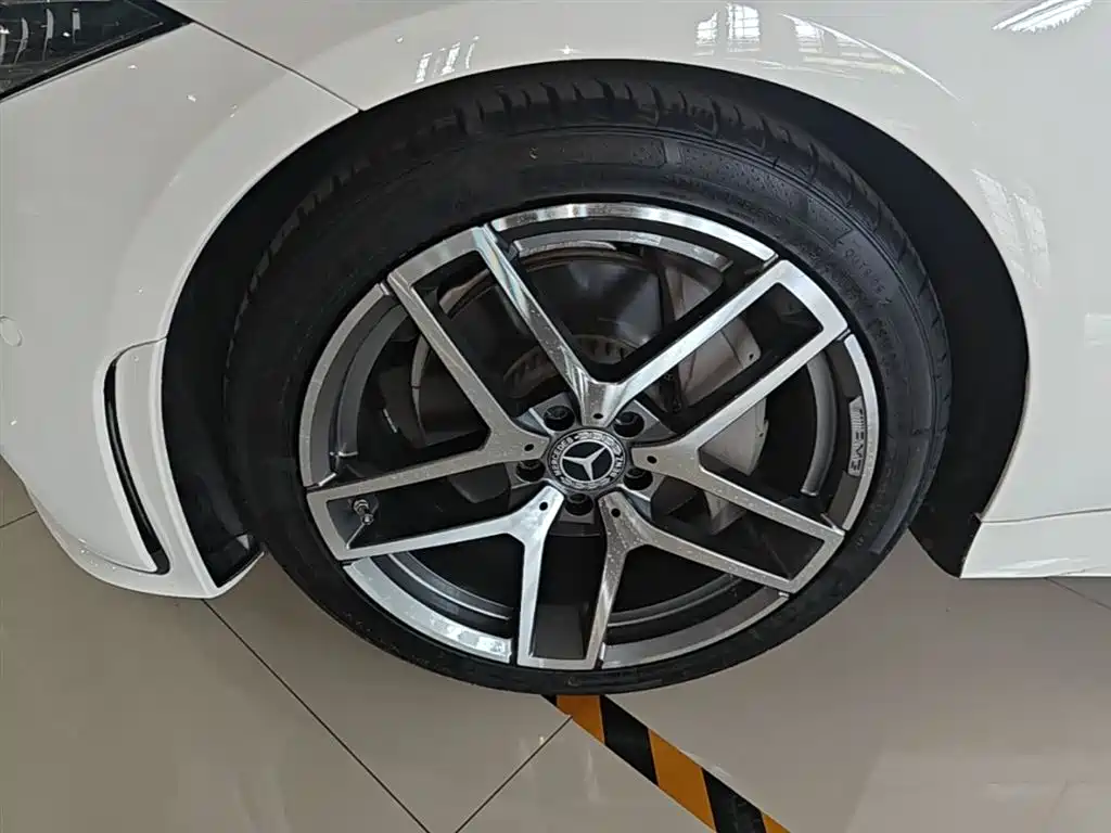 Mercedes-Benz CLS 2020 CLS 300 Dynamic фото 23