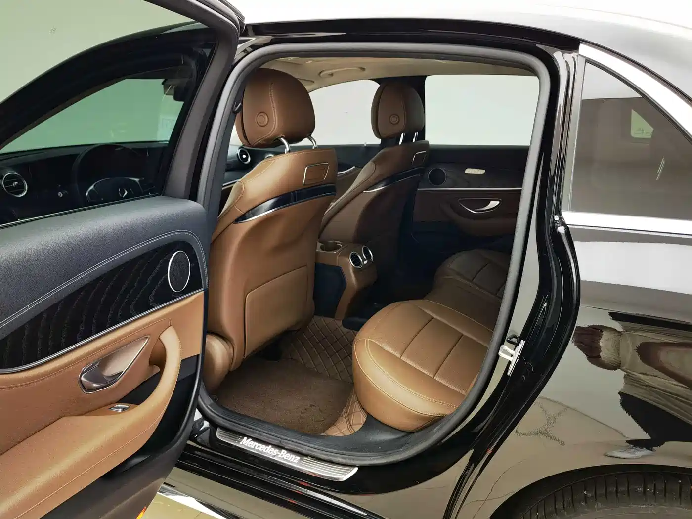 Mercedes-Benz E-Class 2018 Facelift E 200 L Sport фото 8