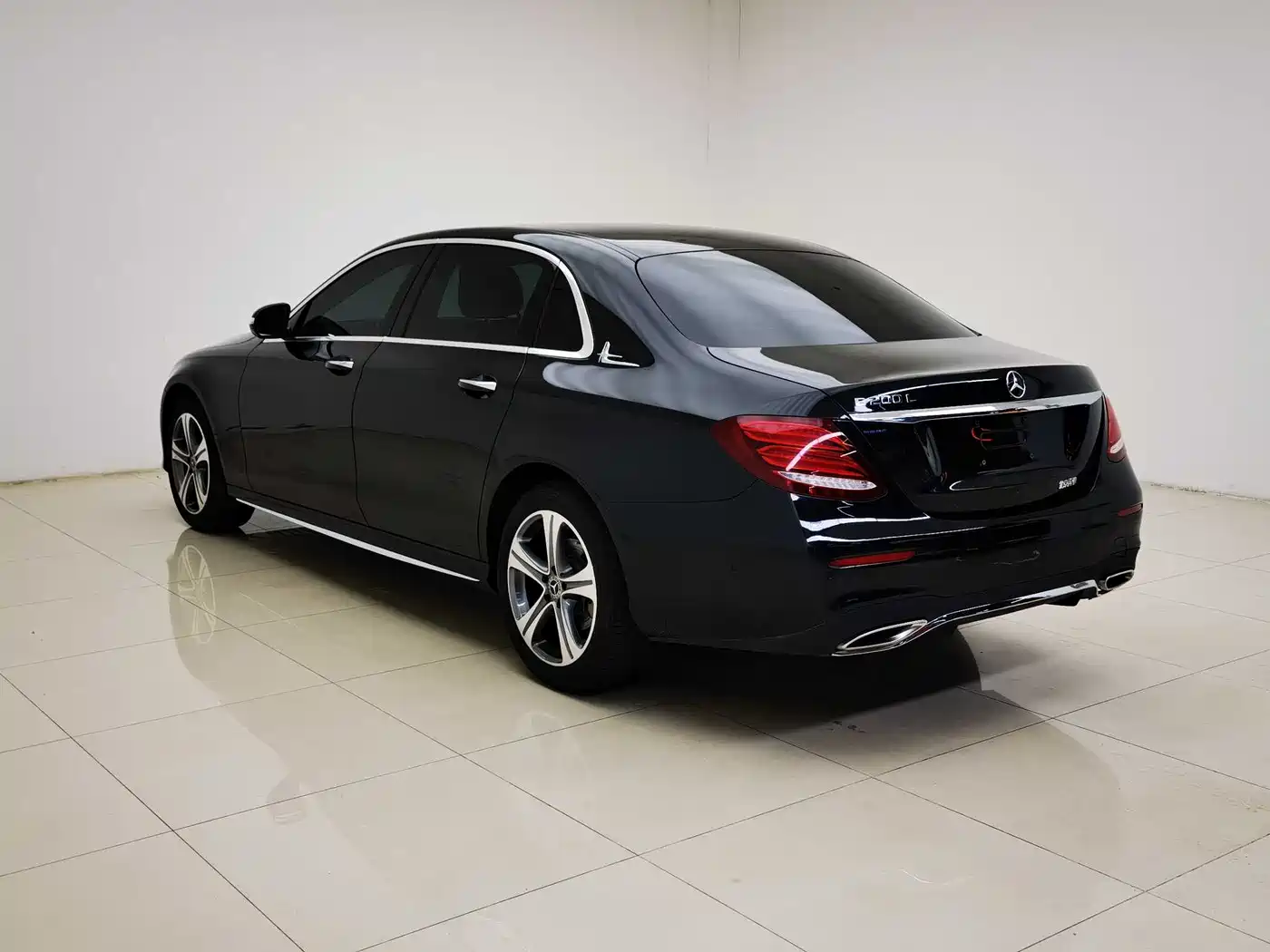 Mercedes-Benz E-Class 2018 Facelift E 200 L Sport фото 4