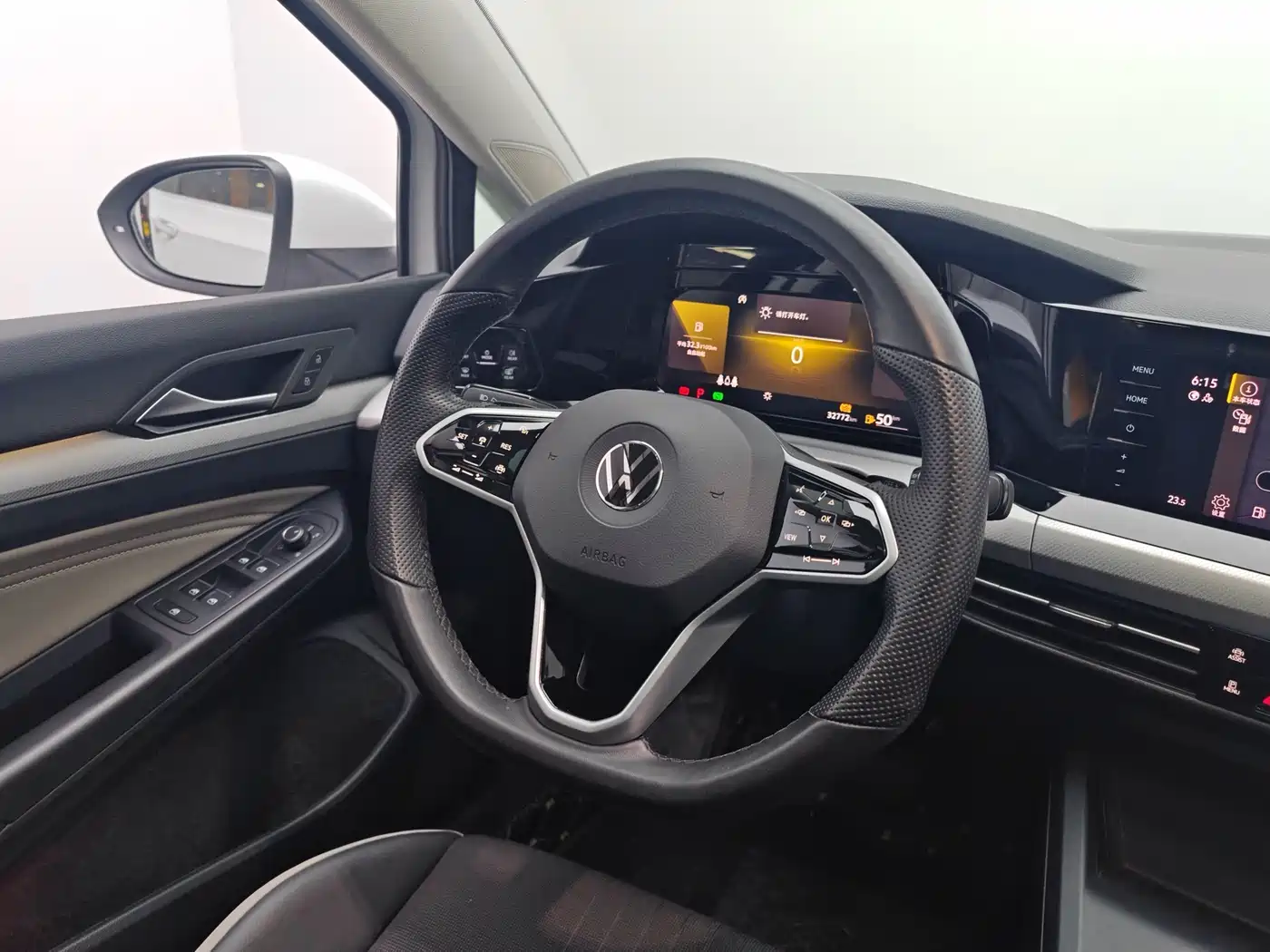 Фото 16 - Volkswagen Golf