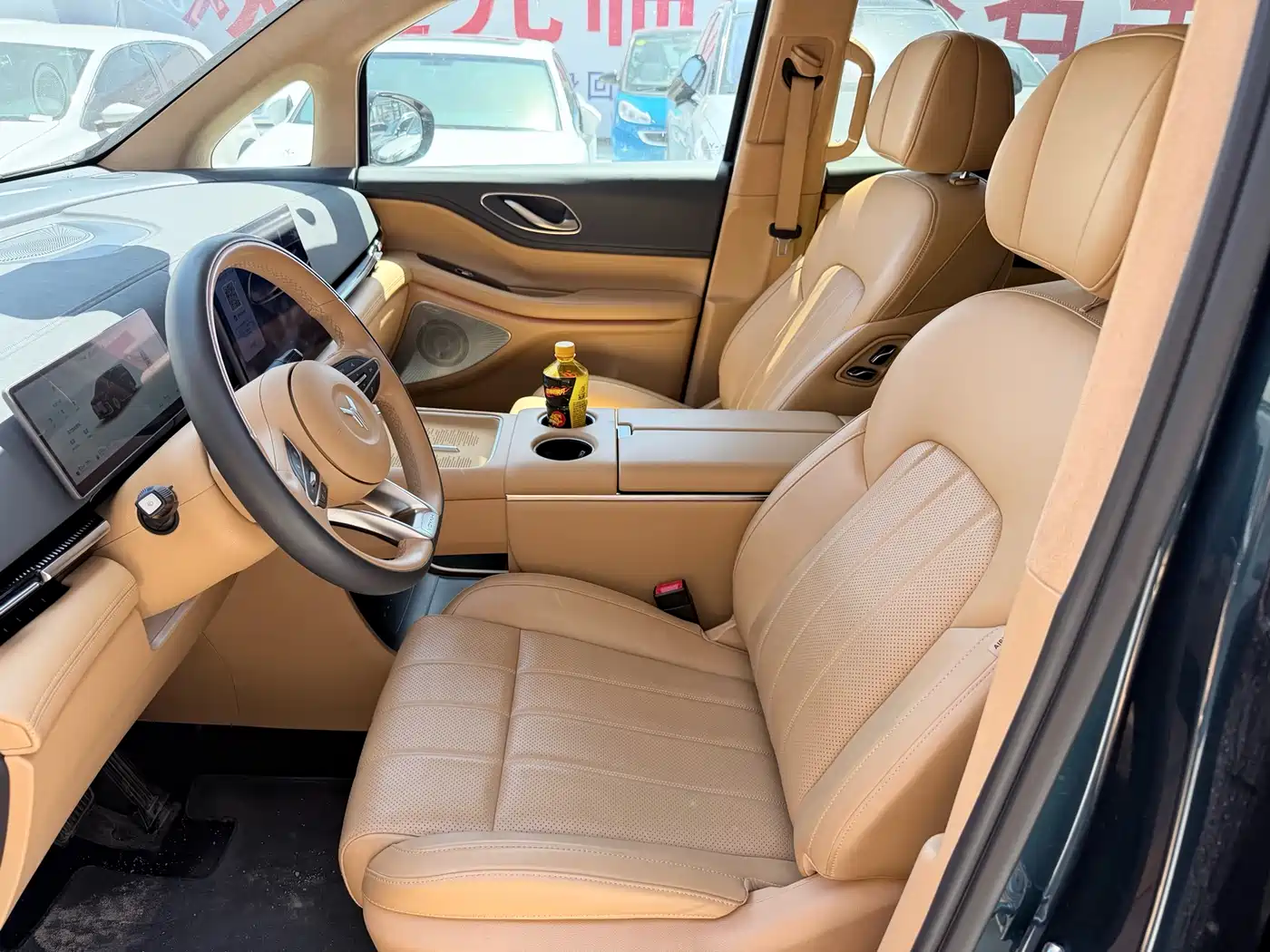 Voyah Auto Voyah Dreamer 2025 Model PHEV 4WD Premium QianKun Edition фото 3
