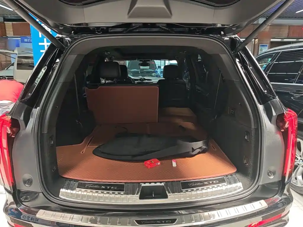 Cadillac XT6 2022 2.0T 7-Seater 4WD Trend Edition фото 19