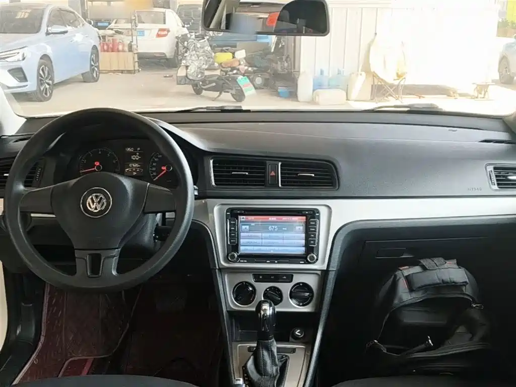 Volkswagen Lavida 2013 Facelift Classic 1.6L Automatic Trend фото 10
