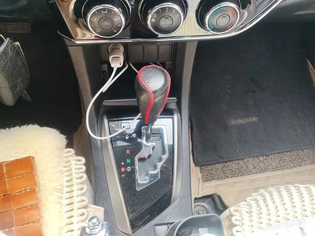 Toyota Corolla 2014 1.6L CVT GL фото 11