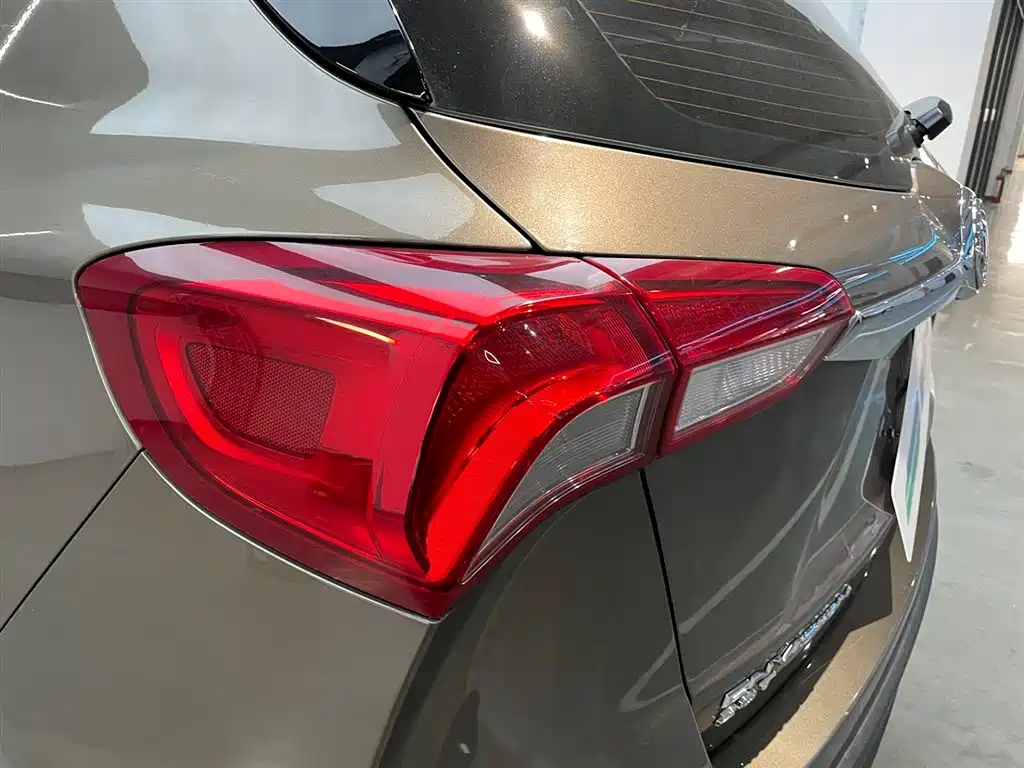 Buick Envision Plus 2018 20T 2WD Leading фото 35