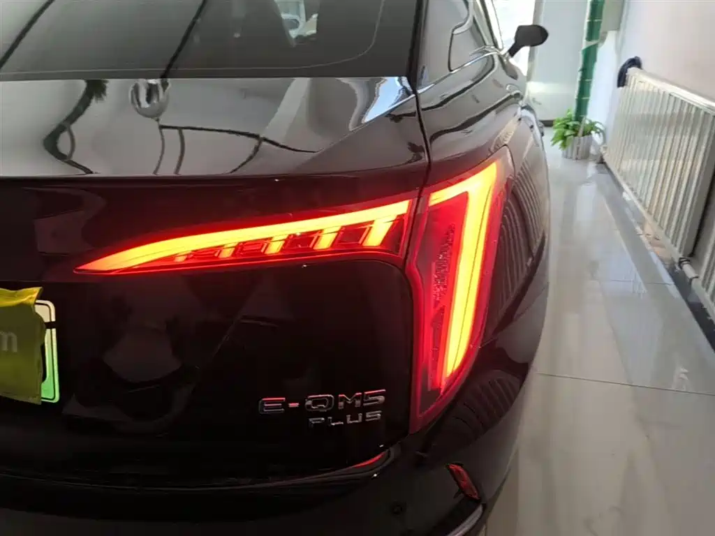 Hongqi E-QM5 2023 620km PLUS фото 8