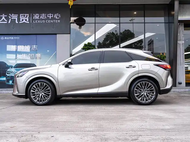 Lexus RX 2023 350h 4WD Pure Edition — фото 4