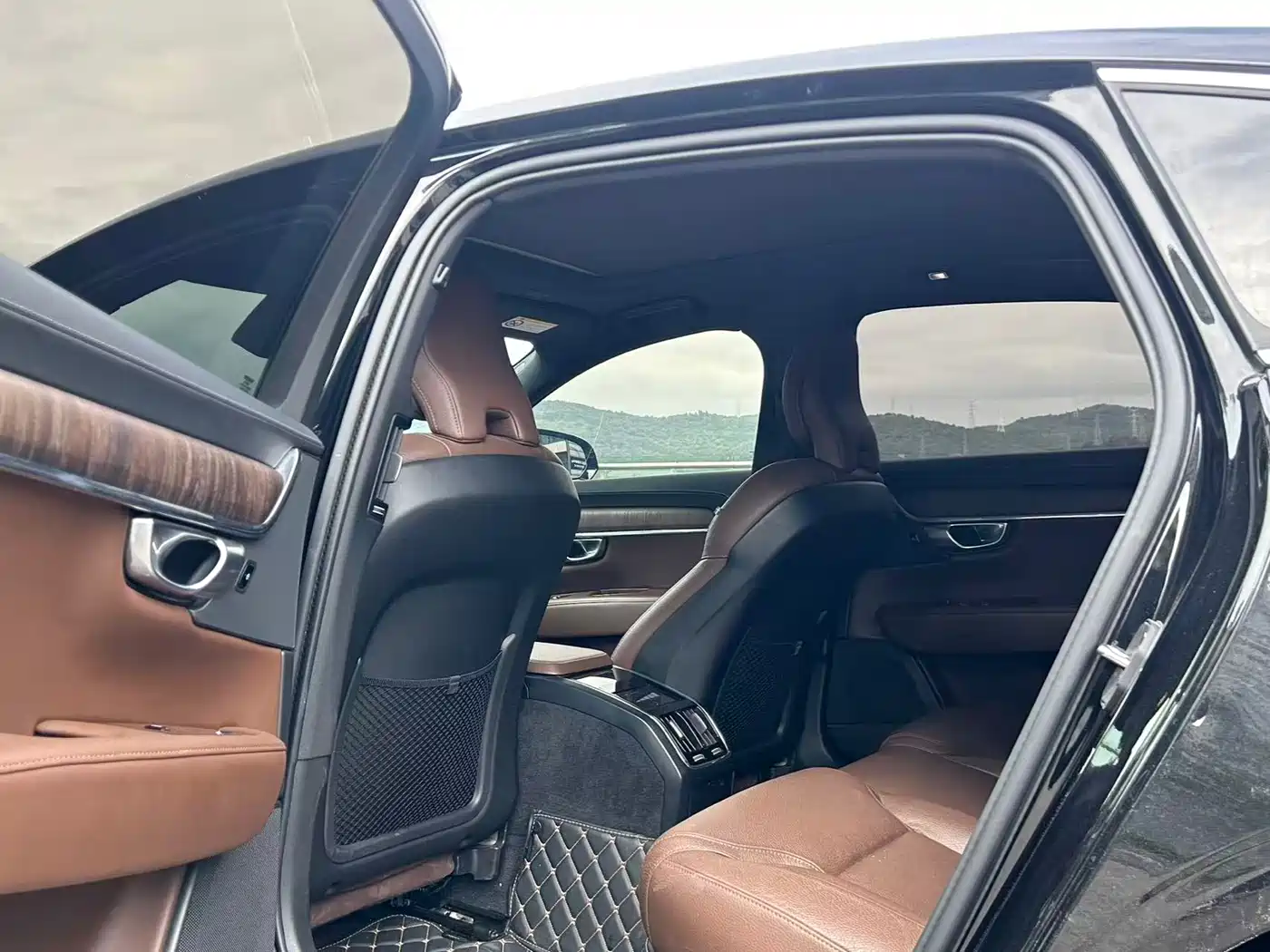 Фото 11 - Volvo S90