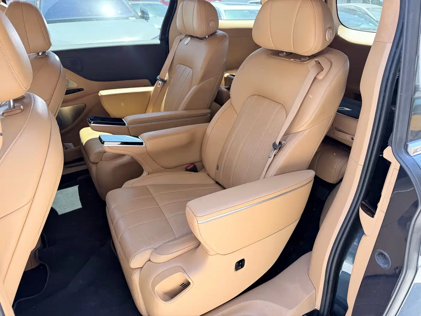 Voyah Auto Voyah Dreamer 2025 Model PHEV 4WD Premium QianKun Edition фото 5