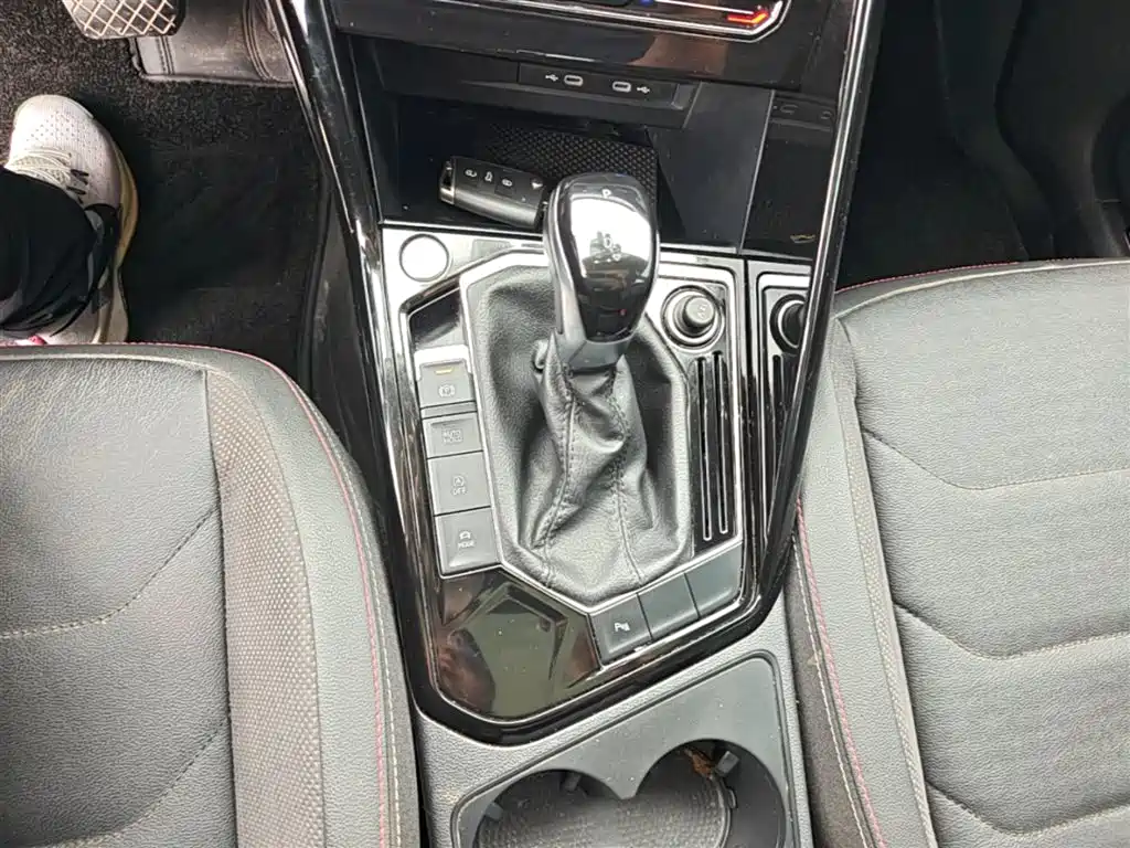 Volkswagen Tayron 2021 330TSI 2WD Luxury Smart Connect Plus фото 14