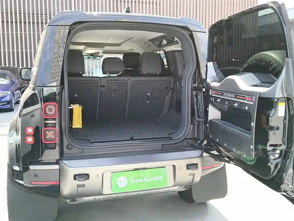 Land Rover Defender 2021 110 P400 X-DYNAMIC HSE фото 19