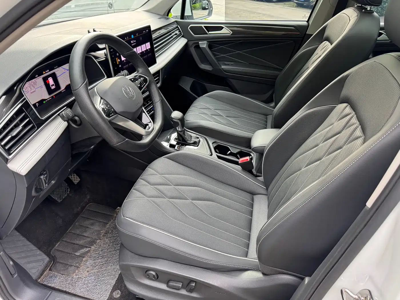 Volkswagen Tiguan L 2023 300TSI Automatic 2WD Smart Enjoyment Edition фото 9