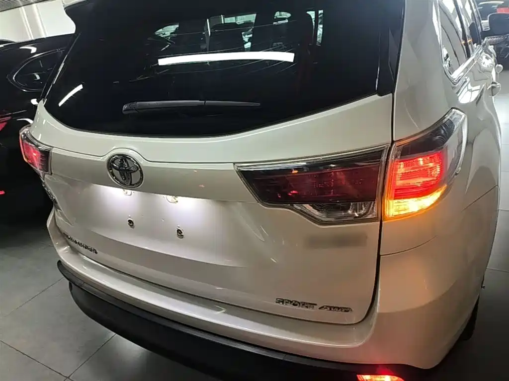 Toyota Highlander 2015 2.0T AWD Luxury Edition 7-seater фото 6