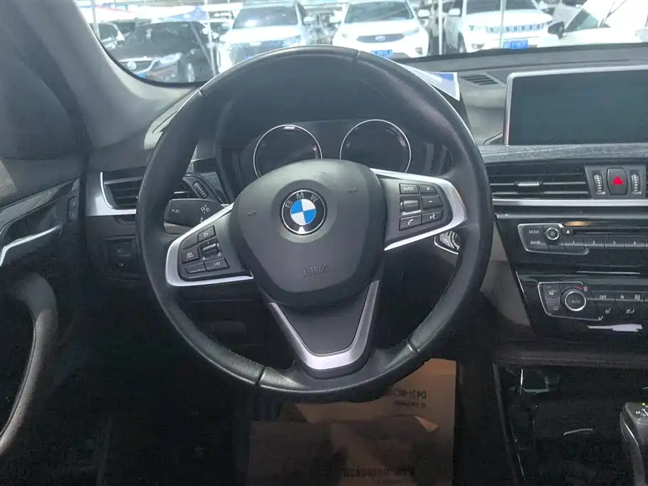 BMW X1 2018 xDrive20Li Luxury Model фото 15