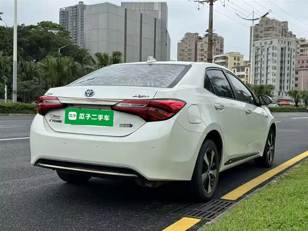 Toyota Levin Twin Engine E+ 2019 1.8PH V E-CVT Luxury Edition фото 7