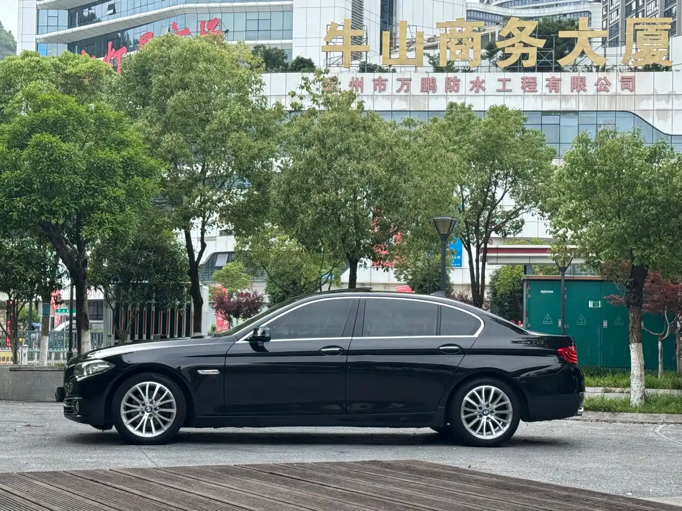 BMW 5 Series 2017 525Li Luxury Design Package фото 3