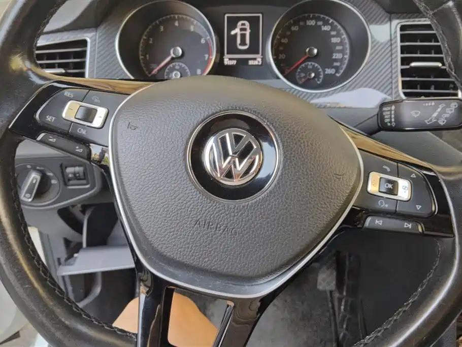Volkswagen Golf Sportsvan 2016 280TSI Automatic Luxury фото 15