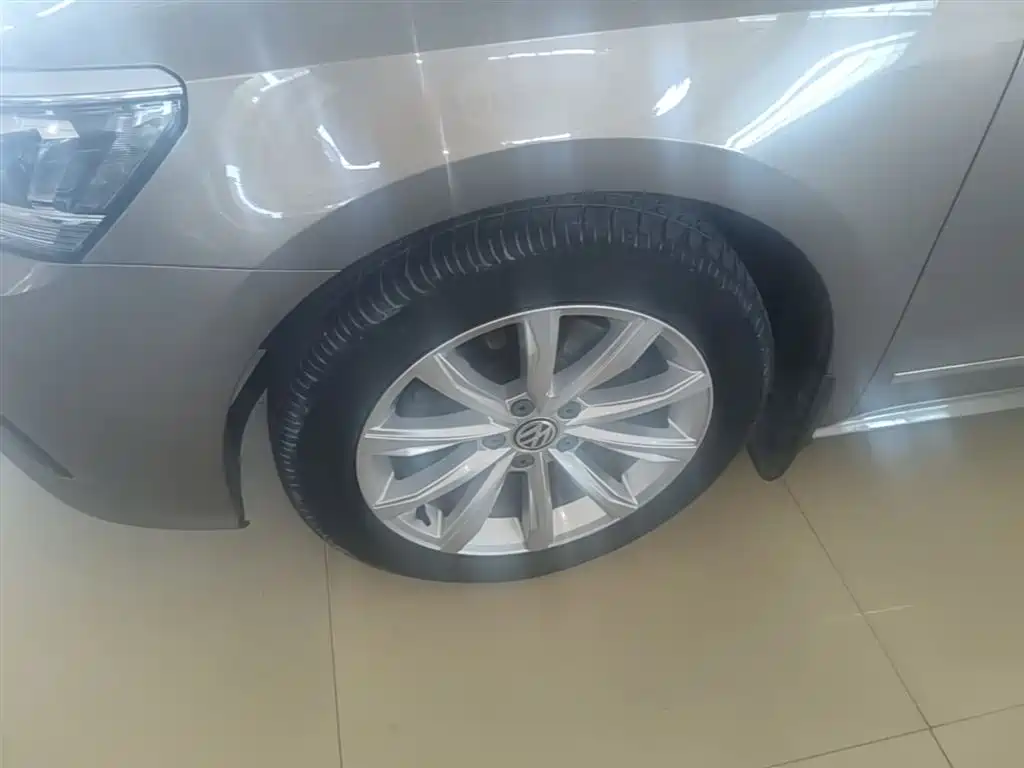 Volkswagen Passat 2017 330TSI DSG Prestige фото 23