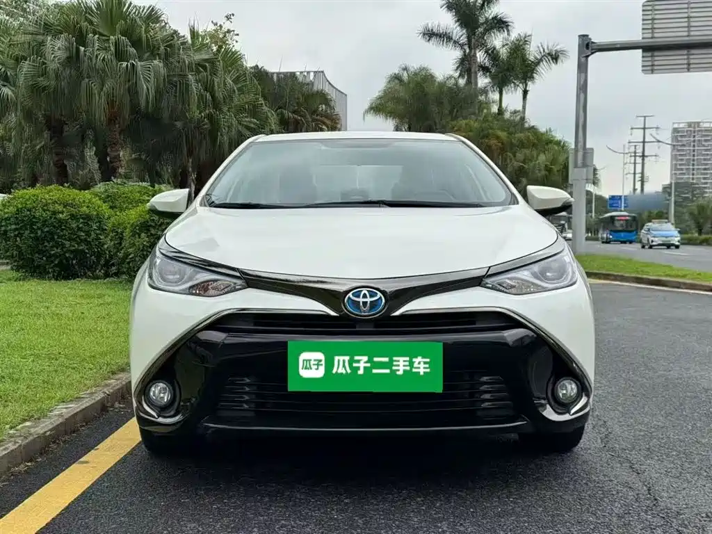 Toyota Levin Twin Engine E+ 2019 1.8PH V E-CVT Luxury Edition фото 3