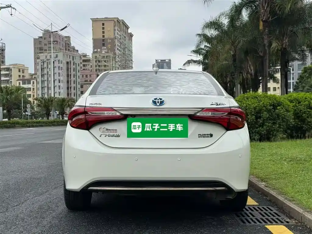 Toyota Levin Twin Engine E+ 2019 1.8PH V E-CVT Luxury Edition фото 6
