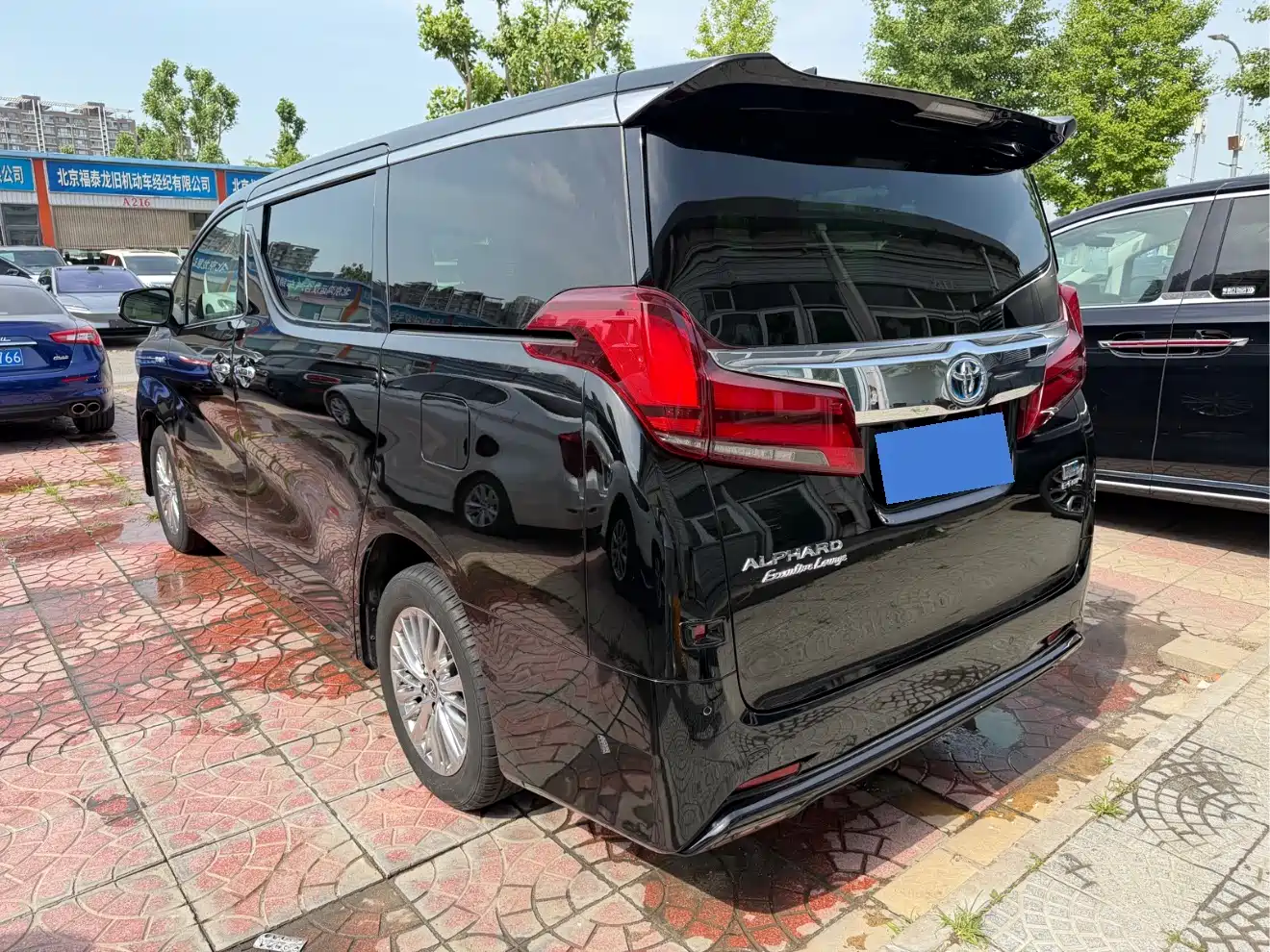 Toyota Alphard 2021 Hybrid 2.5L Premium фото 19
