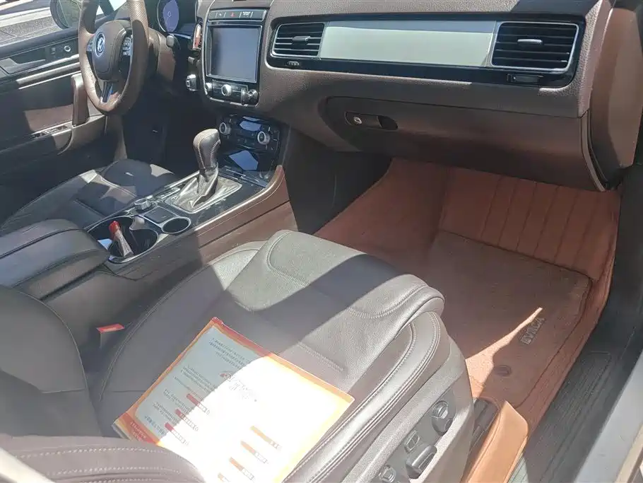 Volkswagen Touareg 2016 3.0TSI Glamour Edition фото 8