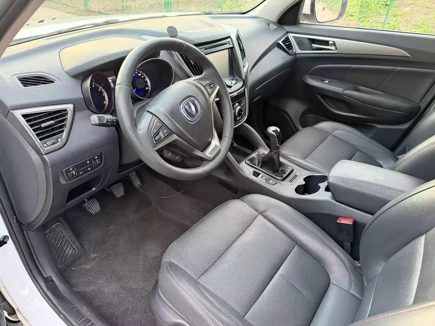 Фото 5 - Changan CS75