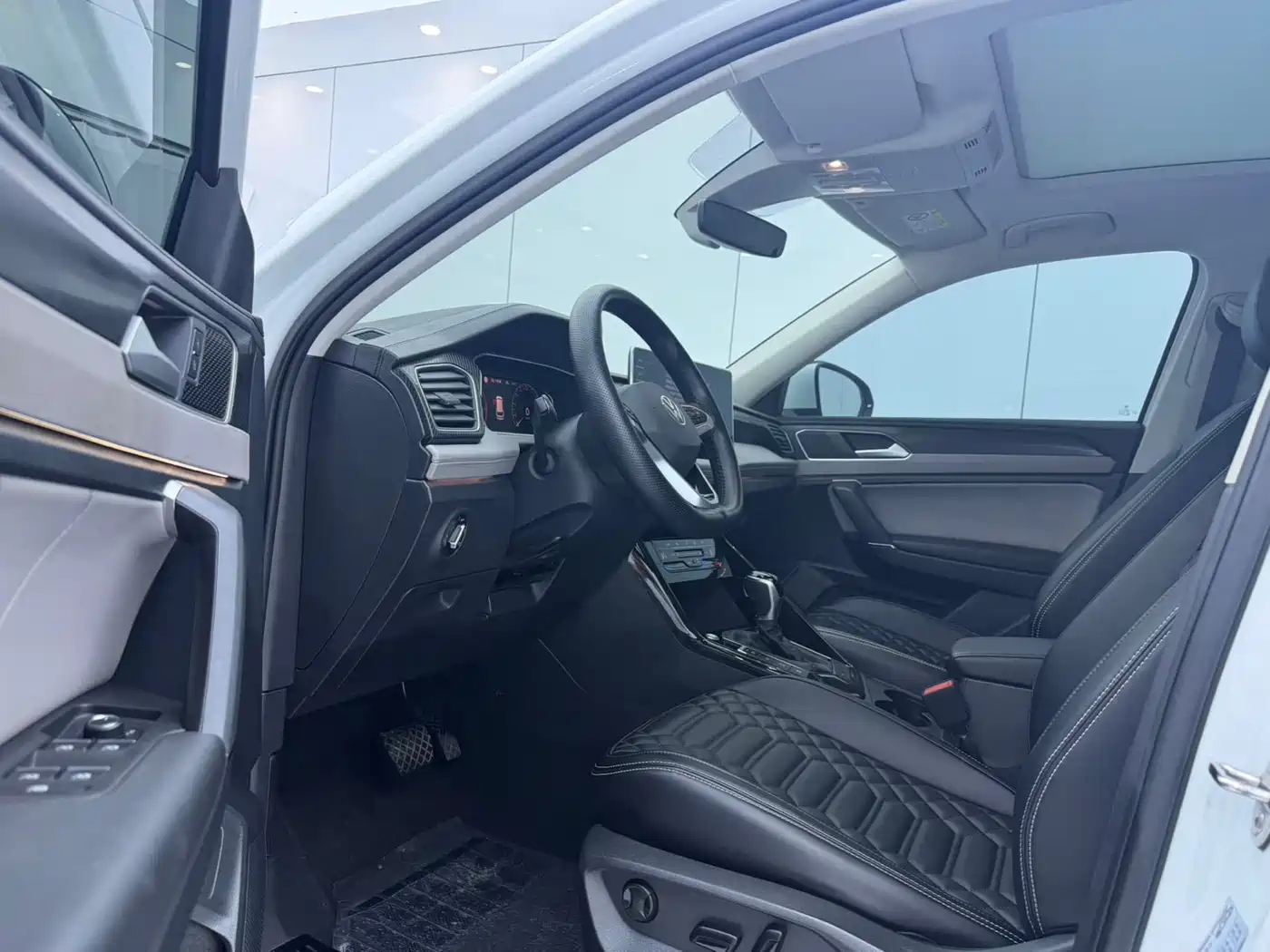 Volkswagen Tayron 2023 280TSI 2WD Luxury Plus Advanced Edition фото 7