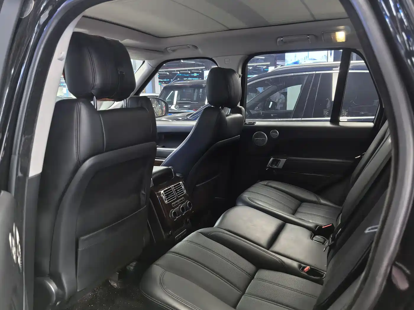 Land Rover Range Rover 2015 3.0 TDV6 Vogue фото 10