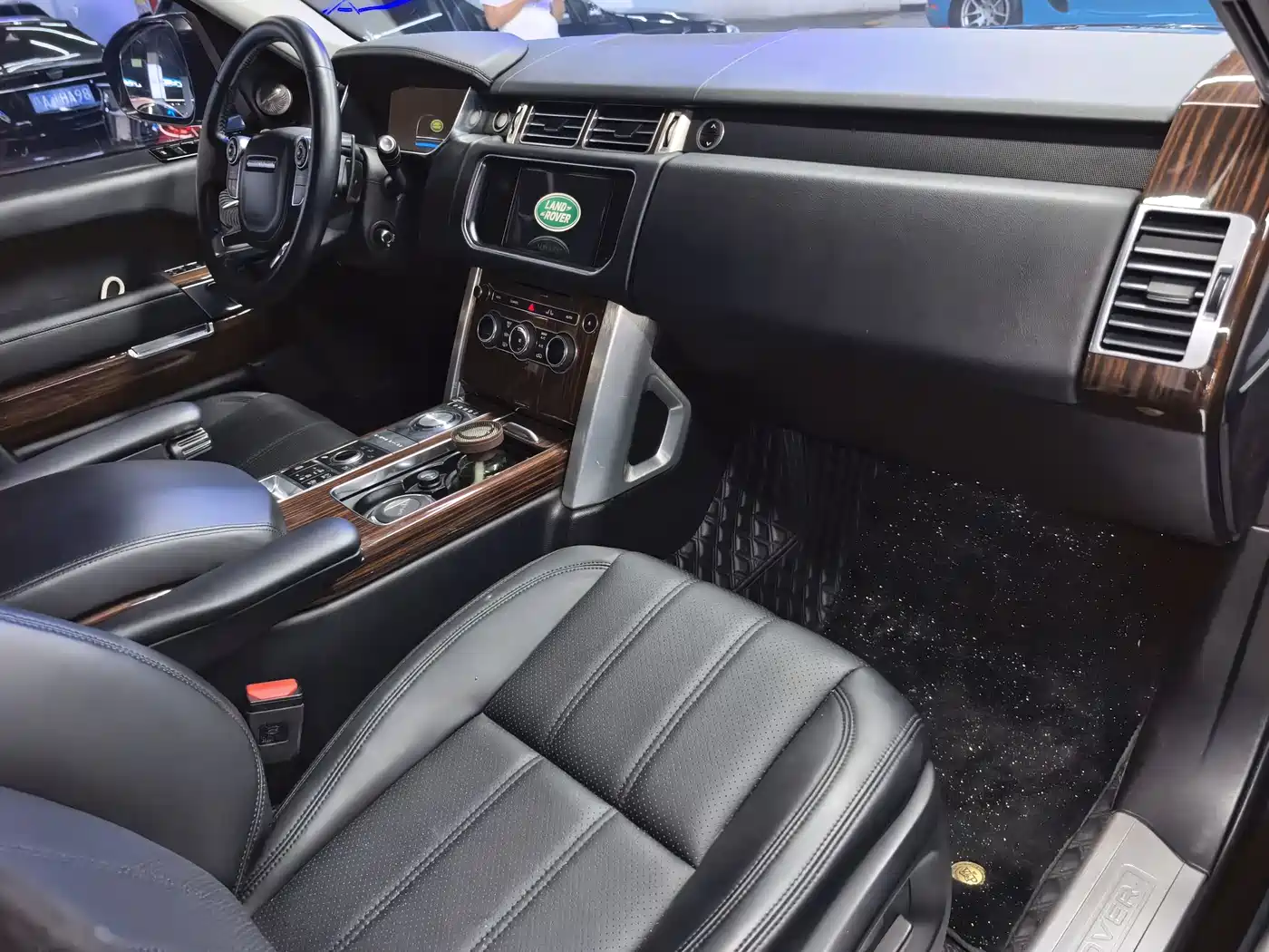 Land Rover Range Rover 2015 3.0 TDV6 Vogue фото 15
