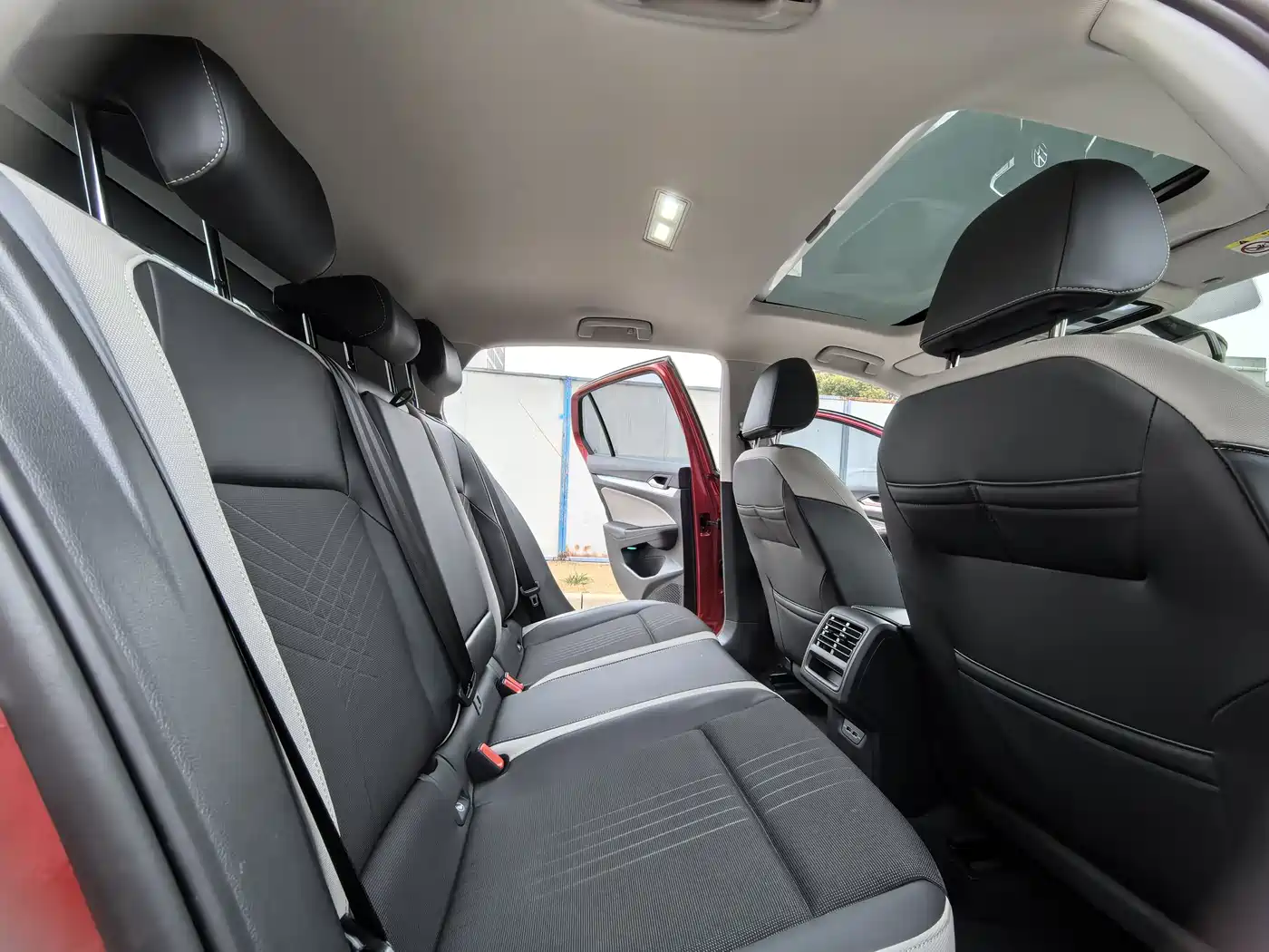 Volkswagen Golf 2021 280TSI DSG Pro Launch Edition фото 8
